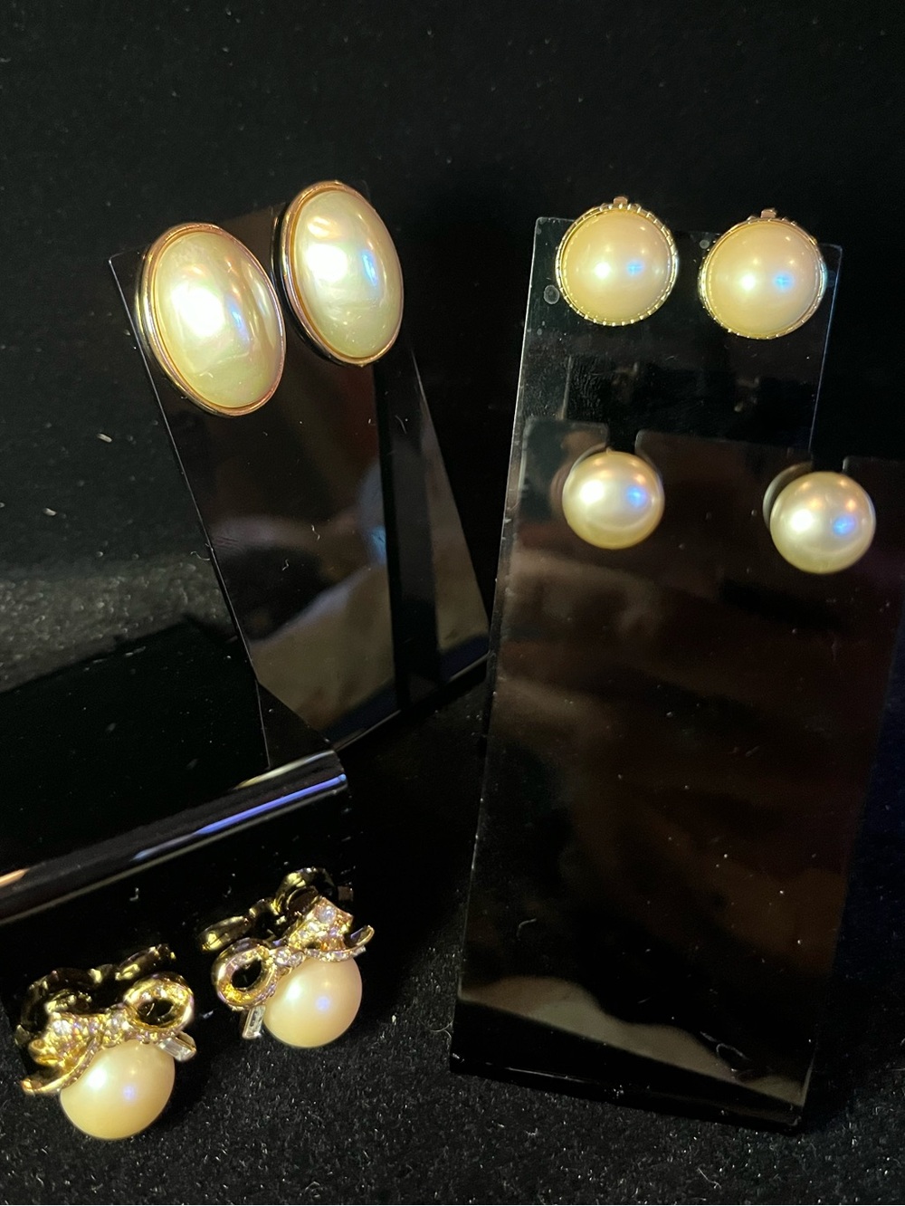 Vintage Classic Pearl Stud Earring Set - Cream Pearl with Gold Accents